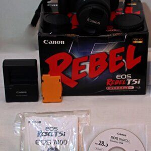 Canon Rebel T5i+8-55 IS STM LP-E8 Charger Caps USB Cable Strap 498 Shutter Count